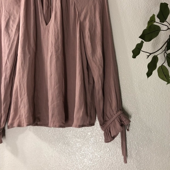 American Eagle Muted Mauve Top - Picture 2 of 7